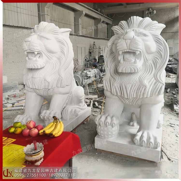 漢白玉石獅子開(kāi)眼圖